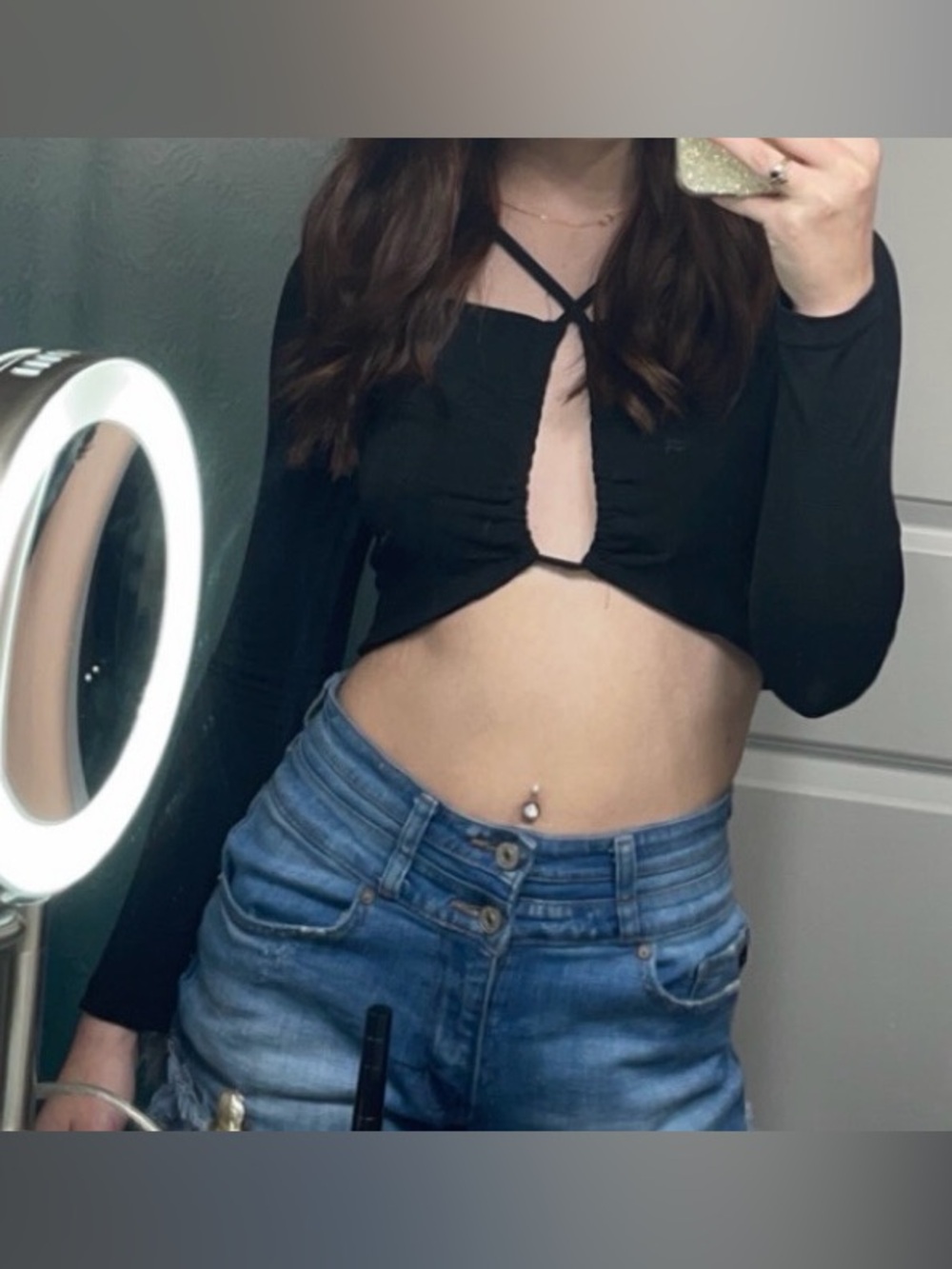Black Long-Sleeve Strappy Keyhole Crop Top - Women